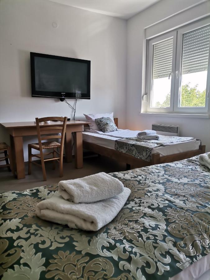 Apartmani - Vila Kovilje Banja Koviljaca Luaran gambar